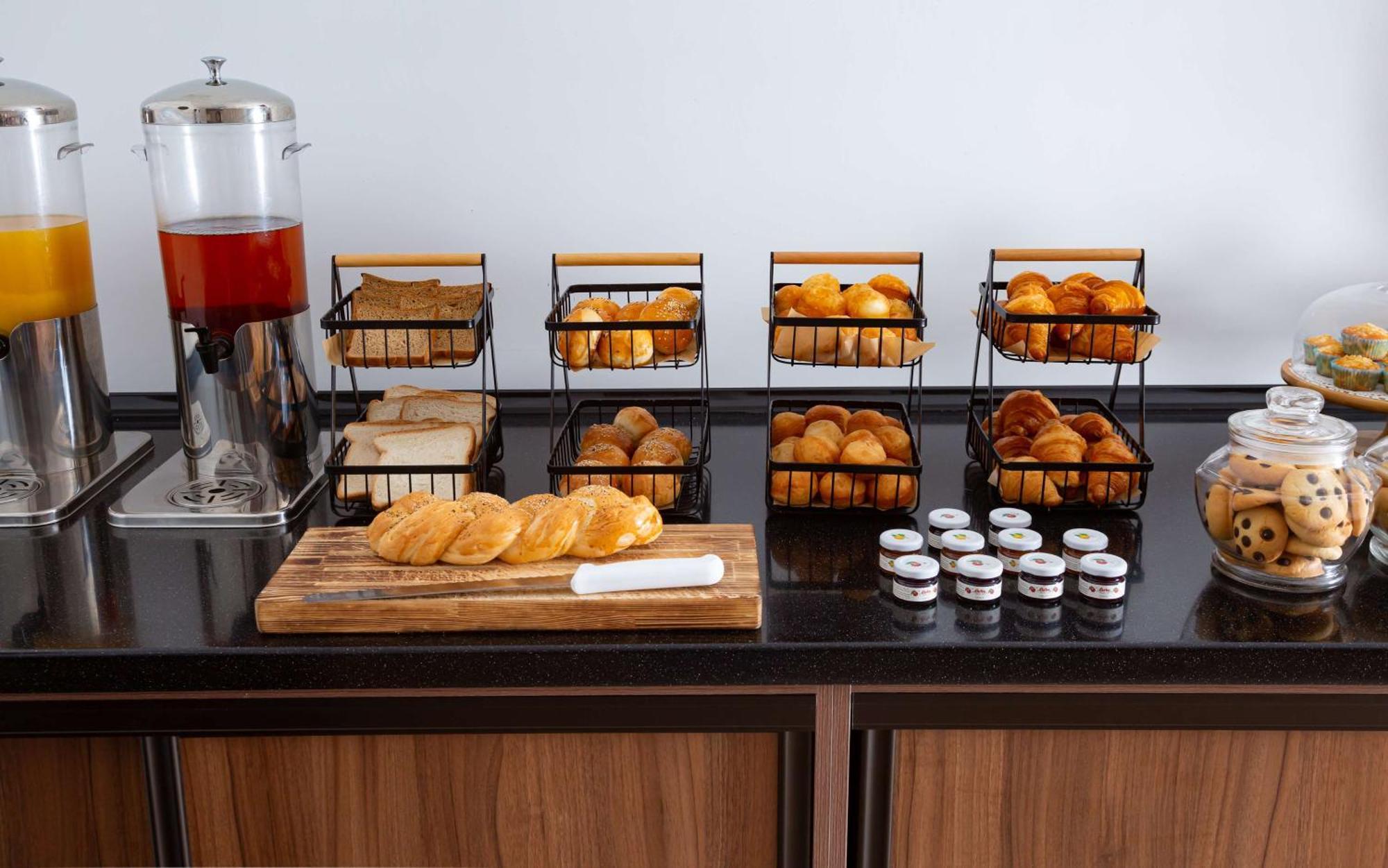Doubletree By Hilton Shymkent Ξενοδοχείο Εξωτερικό φωτογραφία